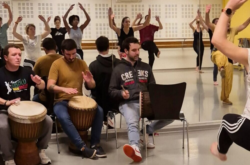 Danse Africaine avec percussionnistes en live