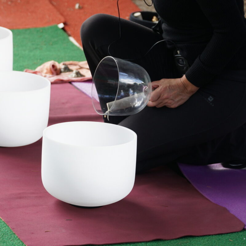 Méditation sonore avec bols en cristal de roche